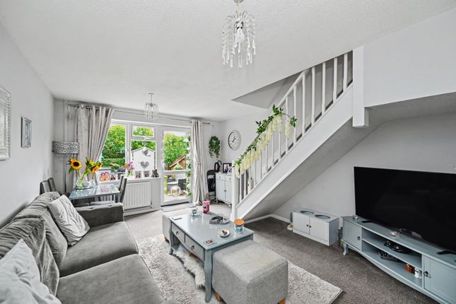 8, Keyes Drive, Rugby photo 2