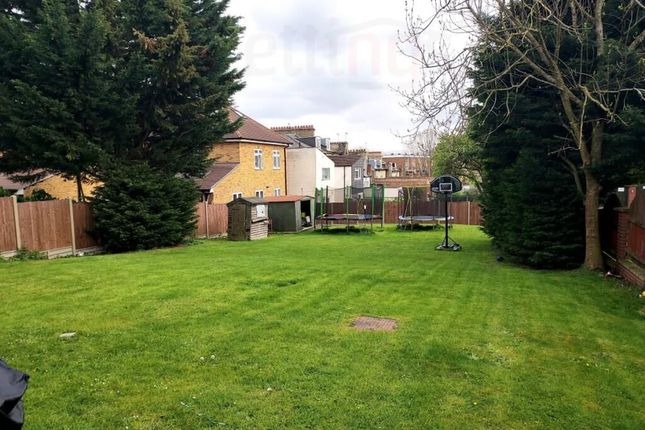 Flat 3, 52, Finchley Lane, London photo 4