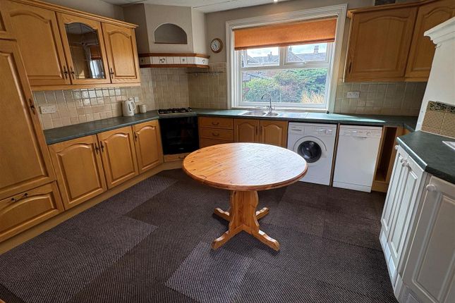 3, Kirklands, Cleckheaton photo 3