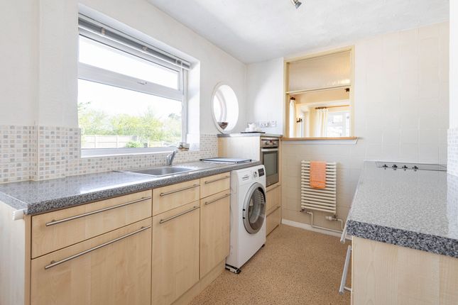 8 Burghwood Road, Great Yarmouth photo 3