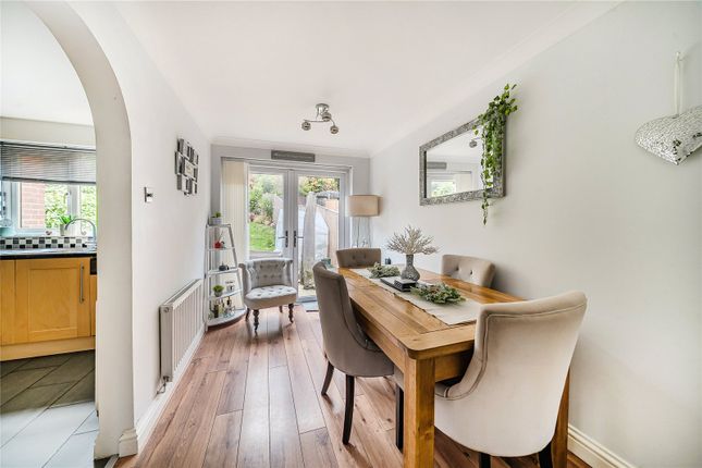 33, Horsebrass Drive, Surrey photo 4
