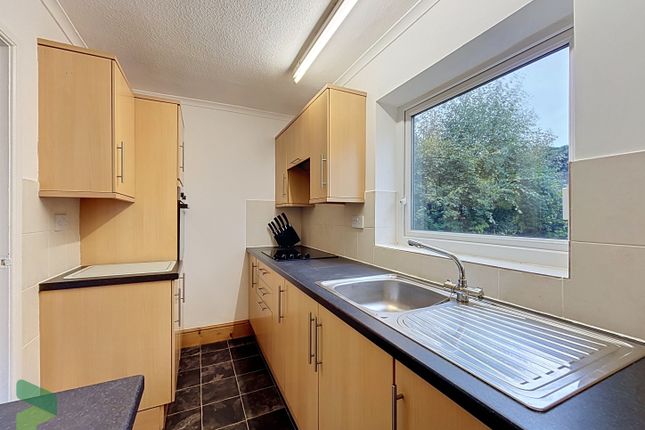 Owlet Hall Road, Darwen photo 5