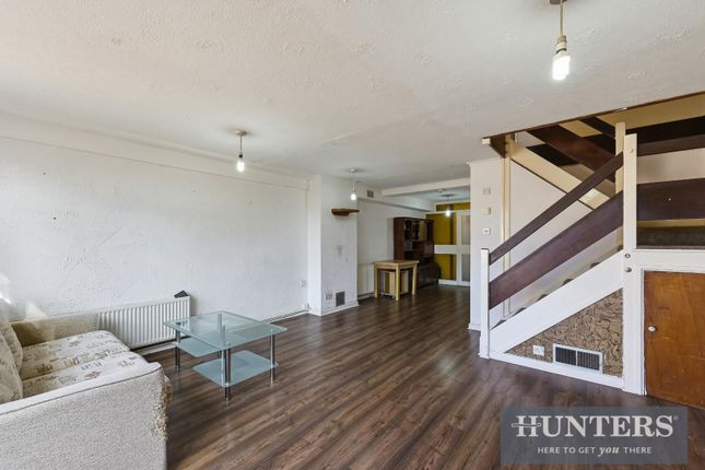 21, Norman Crescent, Hounslow photo 3