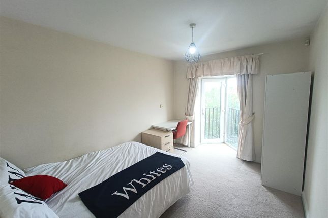 Flat 8, 15, Henry Bird Way, Northampton photo 2
