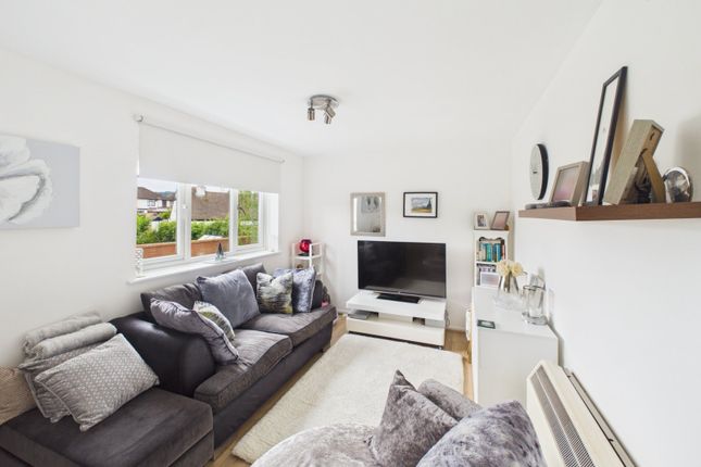 26 Cleves Court,, Firs Avenue, Berkshire photo 2