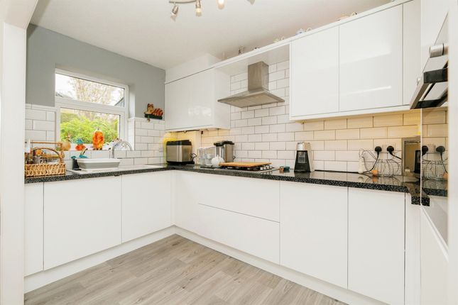 Thumbnail Terraced house for sale in Barcroft Grove, Yeadon, Leeds