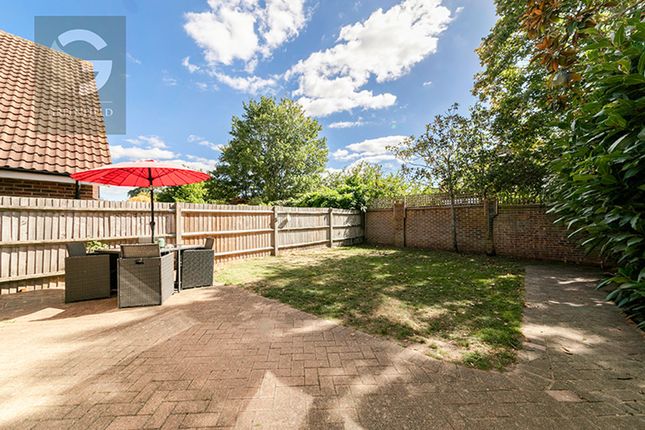 32 Cullerne Close, Epsom photo 4