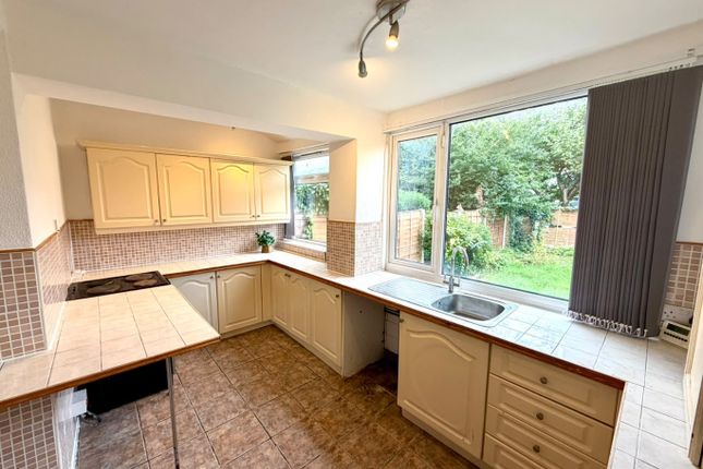 123, Lumb Lane, Manchester photo 5
