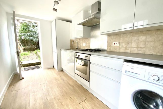 Flat 4, 12, Denmark Terrace, Brighton photo 3