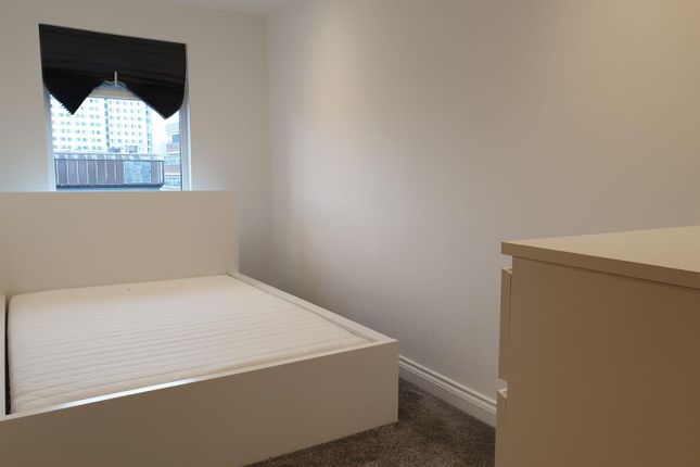 Flat to rent in Arundel Street, Portsmouth