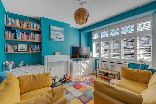 140 Bridgewood Road, Worcester Park photo 2