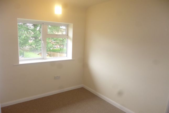 67, Manton Crescent, Beeston, Nottingham photo 5