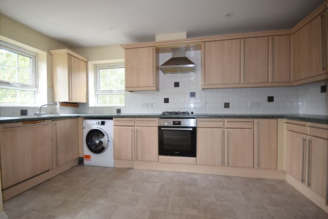 Flat 6, Yeoman Court Reigate Road, Tadworth photo 2