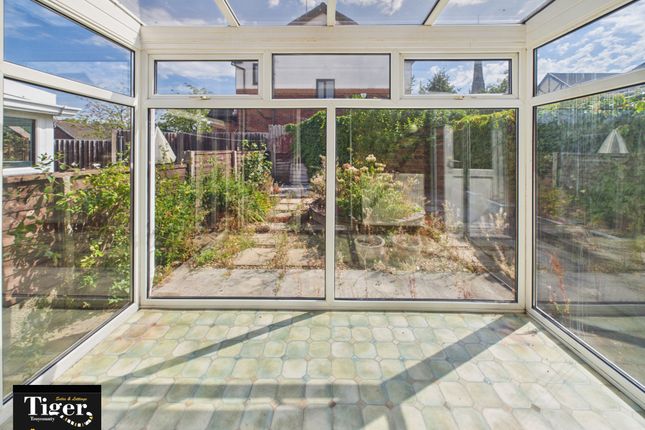 4, Carlton Street, Preston photo 4