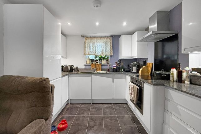 Adcroft Drive, Trowbridge photo 2