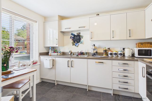 6, Oaklands Avenue, Rowlands Castle photo 3