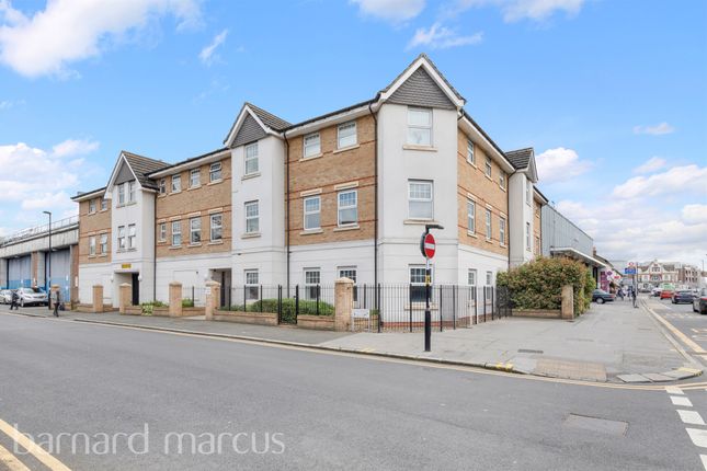Flat for sale in Crunden Road, South Croydon