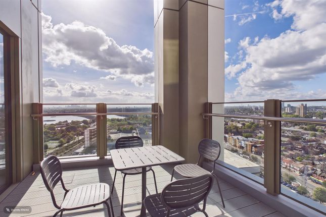 54232345, Ferry Island, 2 Heart Of Hale, London photo 3