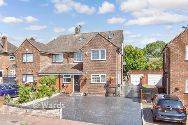 10, Stangate Road, Rochester photo 3
