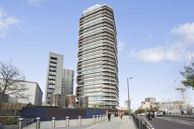 Flat for sale in City Road, London