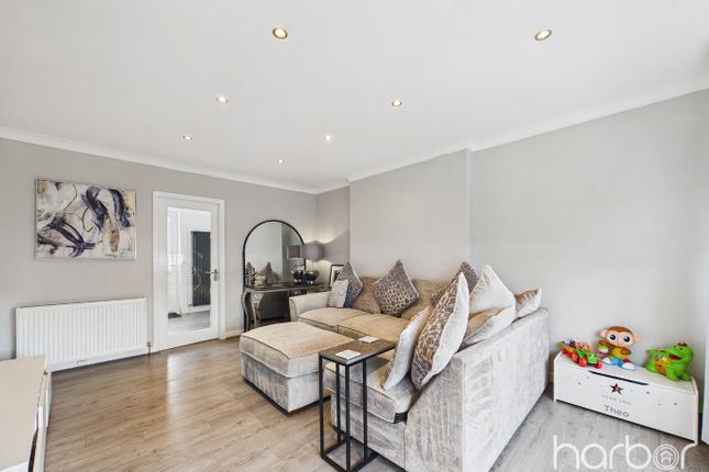 4 Tynecastle Path, Springboig, City Of Glasgow photo 2