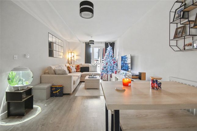 2, Meade Court, Edenbridge photo 4
