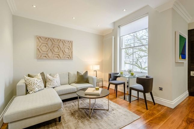 lg_P893_637508838...