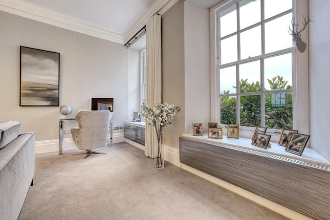 Flat for sale in Hill Hall, Theydon Mount, Epping