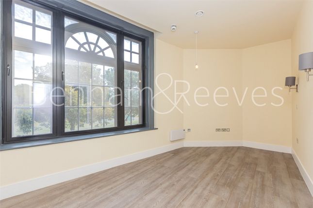 Flat 3, 2, Carlyle Road, Ealing photo 5
