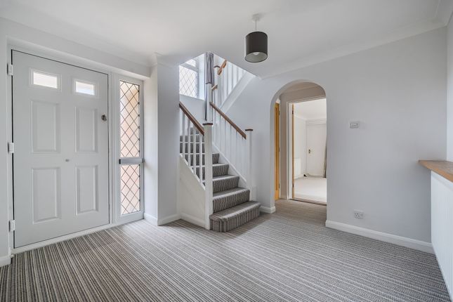 7 Wellswood Gardens, Rowland's Castle photo 2