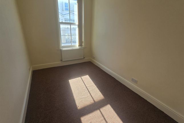 Flat 6 53/54 Regent Court, Regent Street, Great Yarmouth photo 2