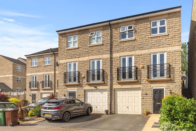 Town house for sale in Mill Beck Close, Farsley, Leeds