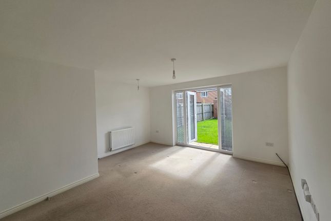 4, Llama Close, Leyland photo 5