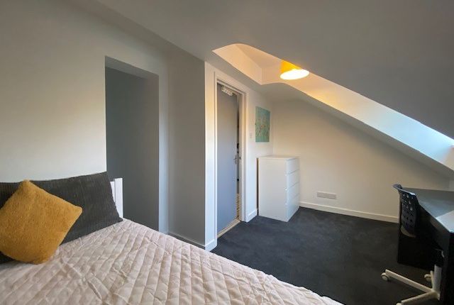 Flat to rent in Longbrook Street, Exeter