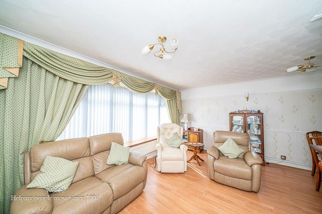 10, Viewfield Avenue, Cannock photo 4