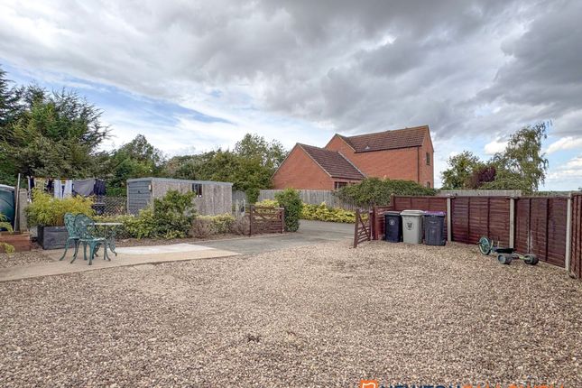 8 Green Lane, Newark photo 4