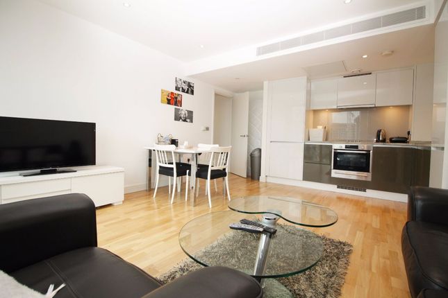 1 bed flat to rent in Marsh Wall, London E14