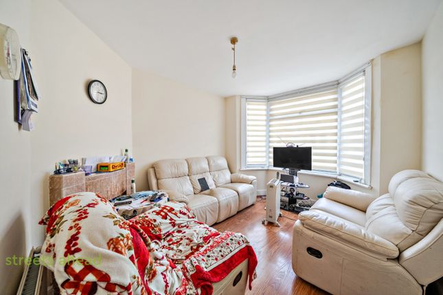 145, Bensham Lane, Thornton Heath photo 2