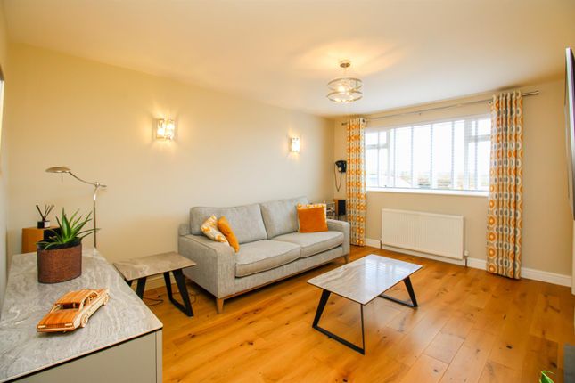 6, Bridle Close, Wakefield photo 4