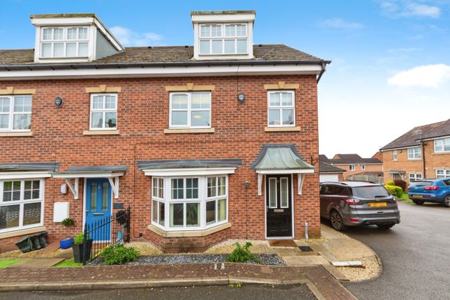 Thumbnail Town house for sale in Woolscroft View, Barnsley