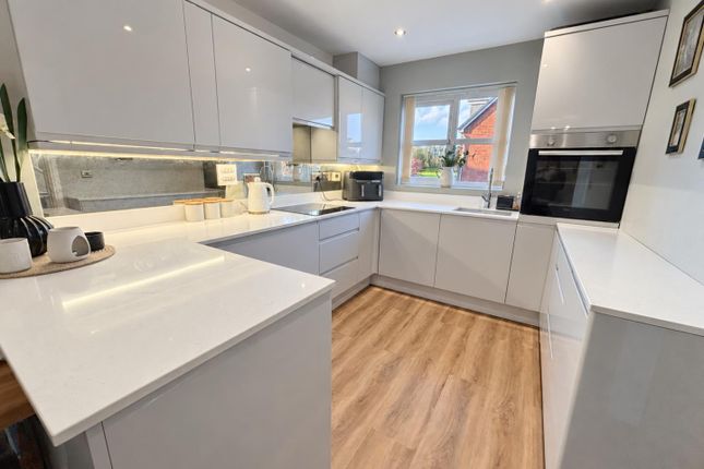 Mulberry Close, Manchester photo 3