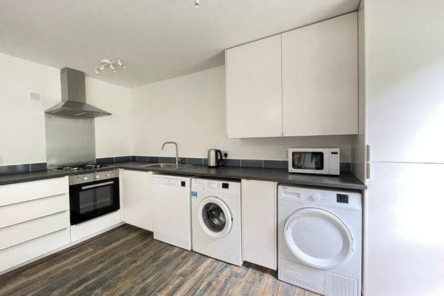 2, Diggery Close, Kirkstall photo 3