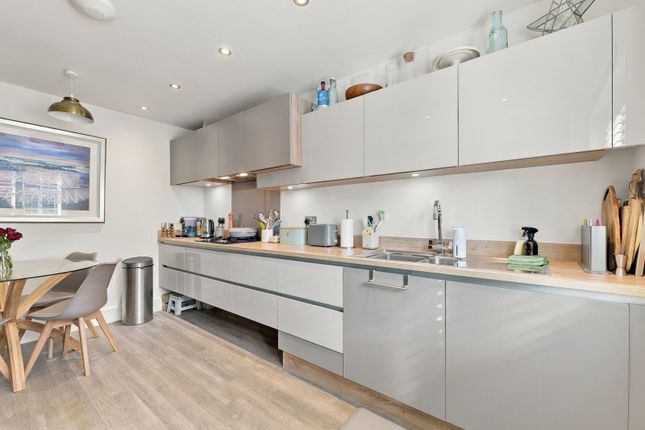 36, Thornfield Way, Nottingham photo 4