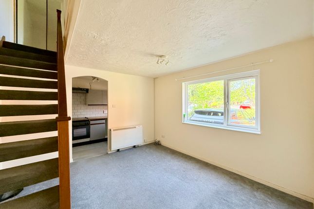 21, Cygnus Gardens, Southampton photo 4