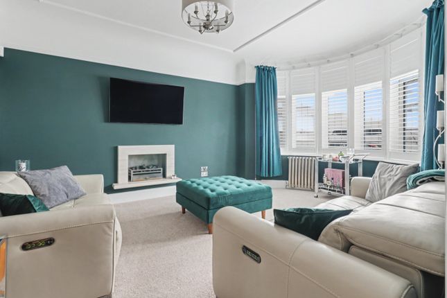 23, Warwick Road, Thorpe Bay photo 2
