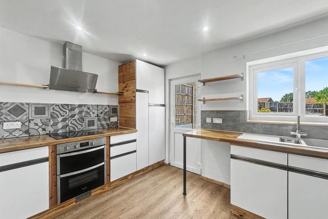 37, Gibbons Avenue, Nottingham photo 5