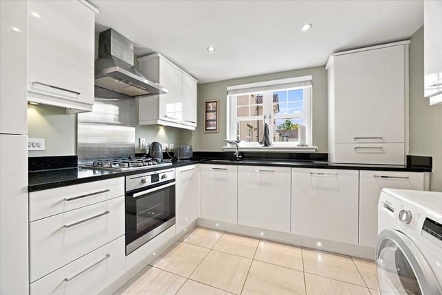Flat 1/1, 11, Bothlin Court, Lenzie photo 3