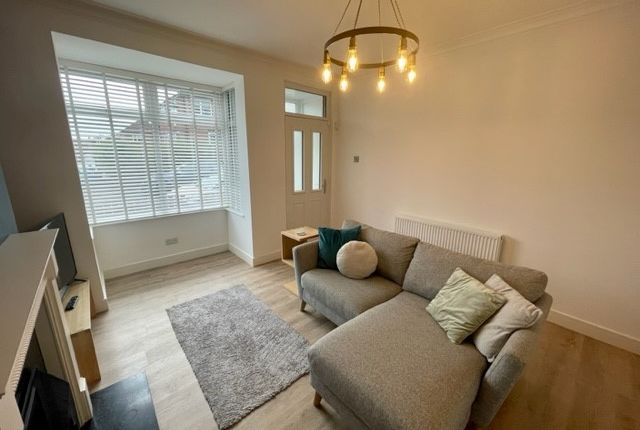 14, Springfield Mount, Leeds photo 4