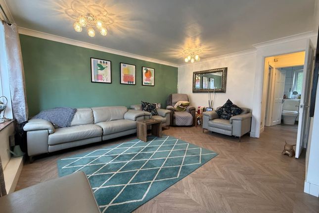 45, Crowden Way, London photo 3