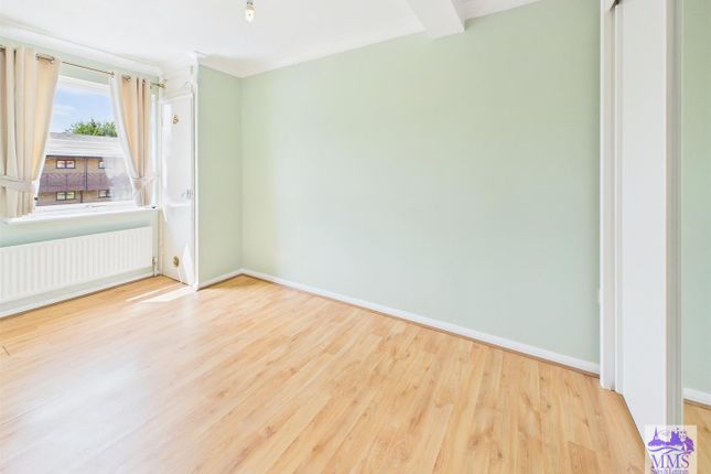 62 St James Oaks, Trafalgar Road, Gravesend photo 3